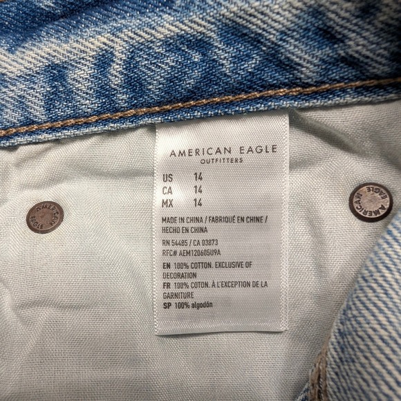 American Eagle 90s Boyfriend Shorts Ripped Thrashed Distressed Denim Womens 14 - Picture 7 of 8